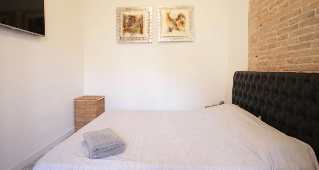 Eixample Apartments - Pova Barcelona Bagian luar foto